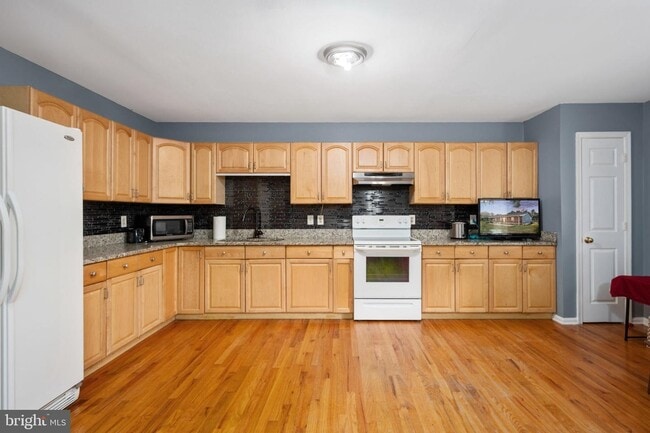 Kitchen - 57 Ringgold Rd