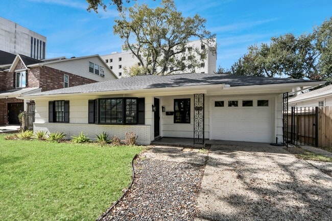 Building Photo - 3726 Las Palmas St