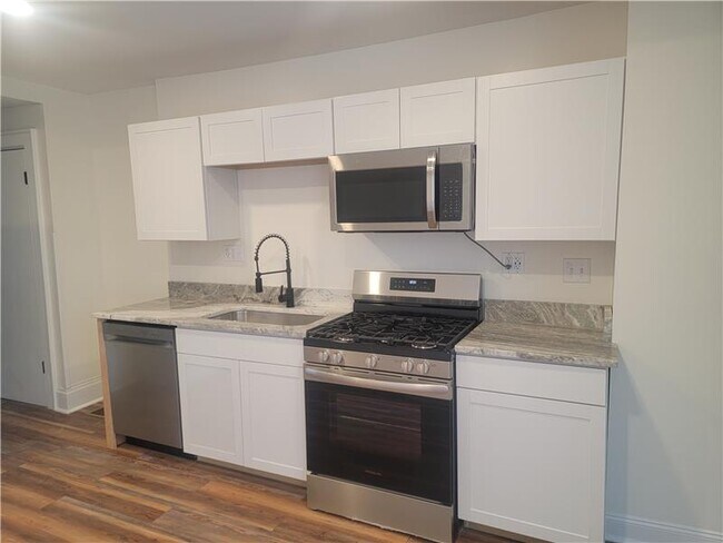 Building Photo - 1038 S Ohio Ave