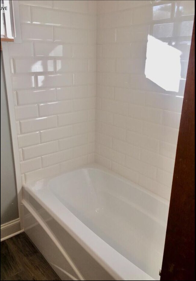 Foto del edificio - 6474 Big Ridge Rd