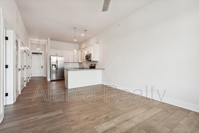 Building Photo - 935 McAlway Rd