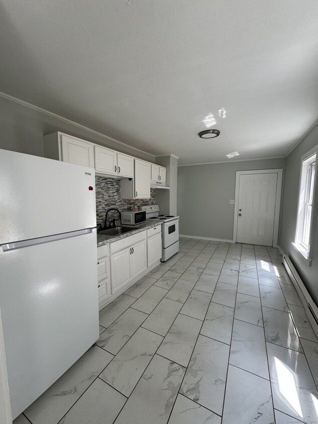 Primary Photo - 151 West St
