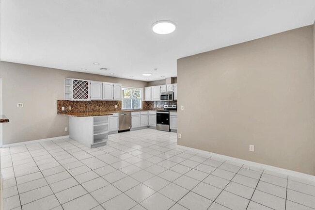 Building Photo - 6144 Royal Lytham Dr