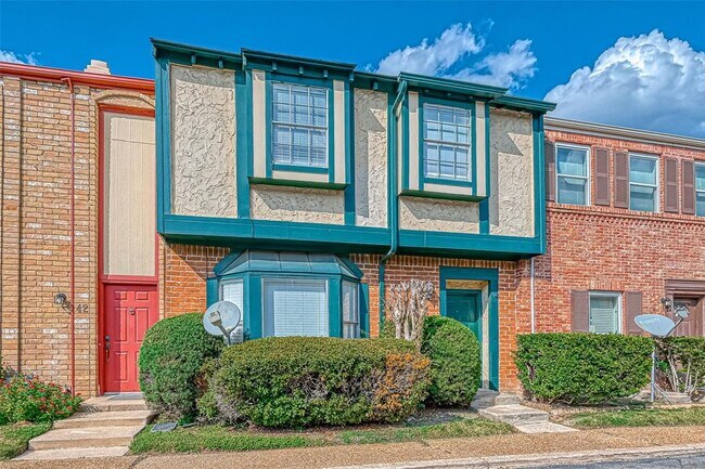Foto del edificio - 7700 Creekbend Dr