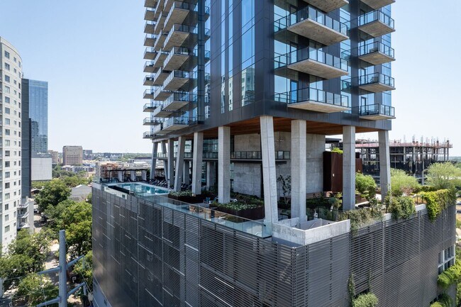 Building Photo - DOWNTOWN AUSTIN CONDO ON RAINEY STREET!! 1 BEDROOM 1 BATH - FULLY FURNISHED