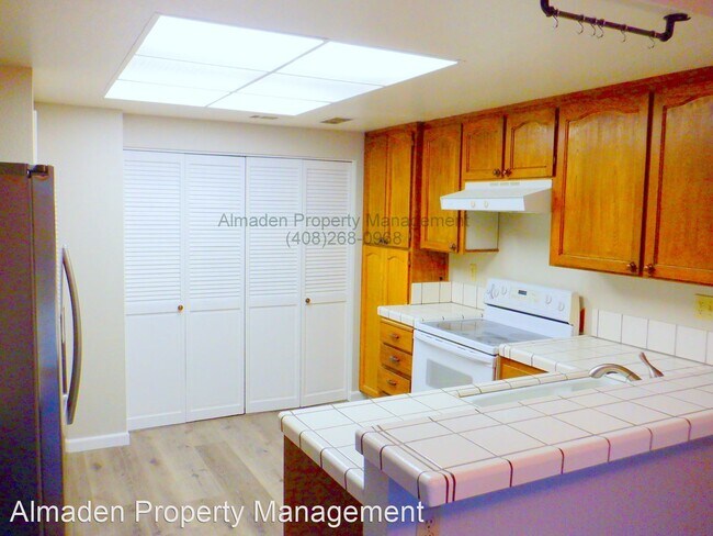 Foto del edificio - 3 br, 2.5 bath House - 4711 Malero Pl.