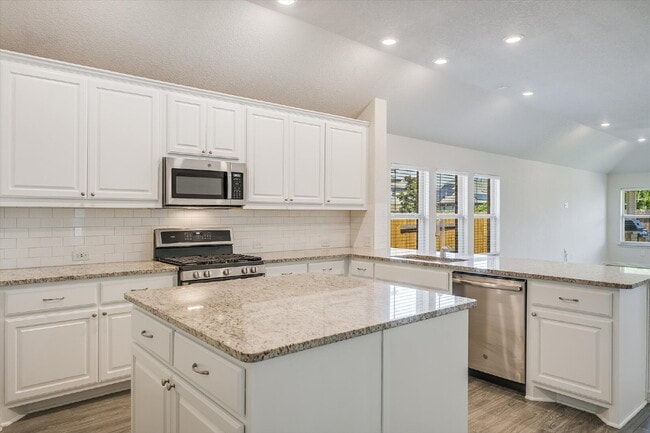 Building Photo - 3316 Amerigo Pl