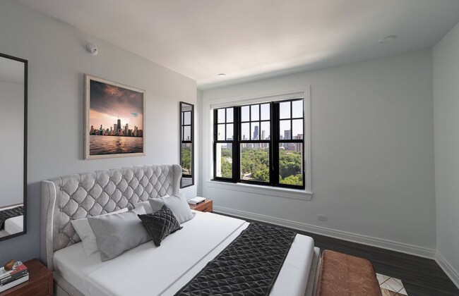 Foto del edificio - 2313 N Lincoln Park W