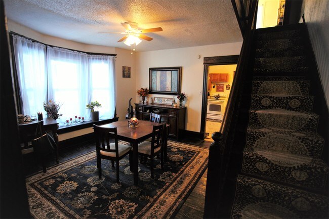 Foto del edificio - 144 Woodlawn Ave