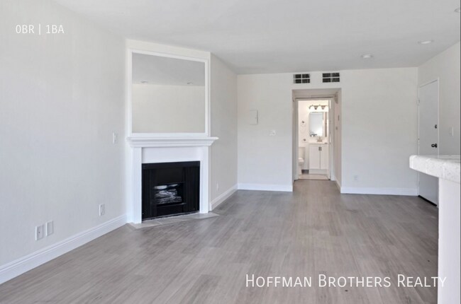 Building Photo - 1520 N Vista St