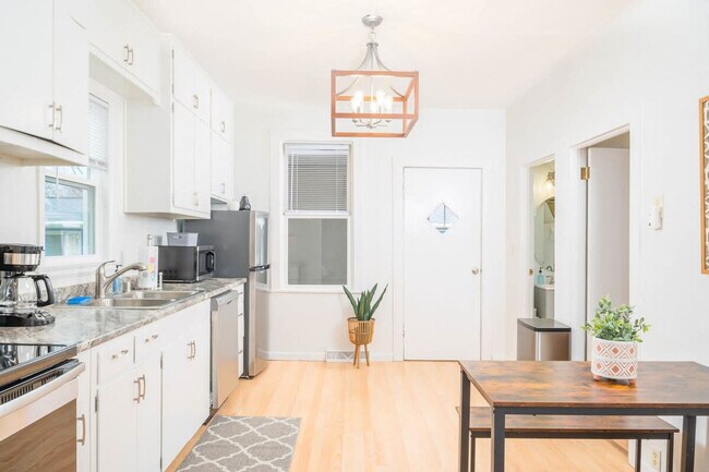 Foto del edificio - 405 Michigan St