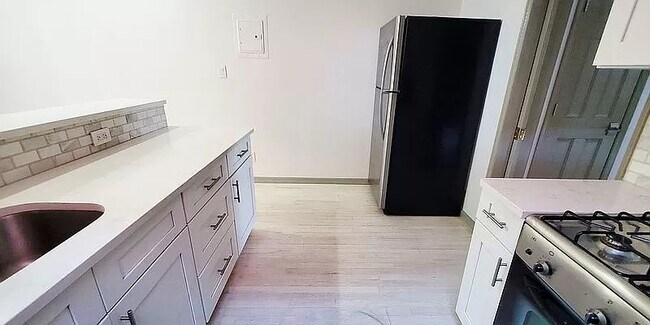 Foto del edificio - 32-68-68 41st St