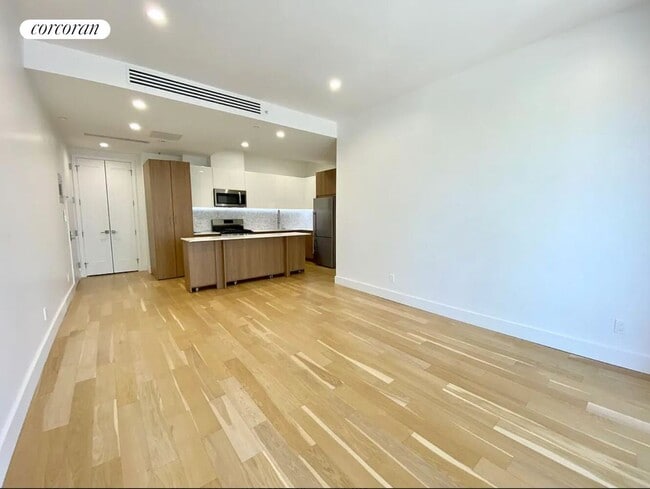 Building Photo - 322 Gates Ave