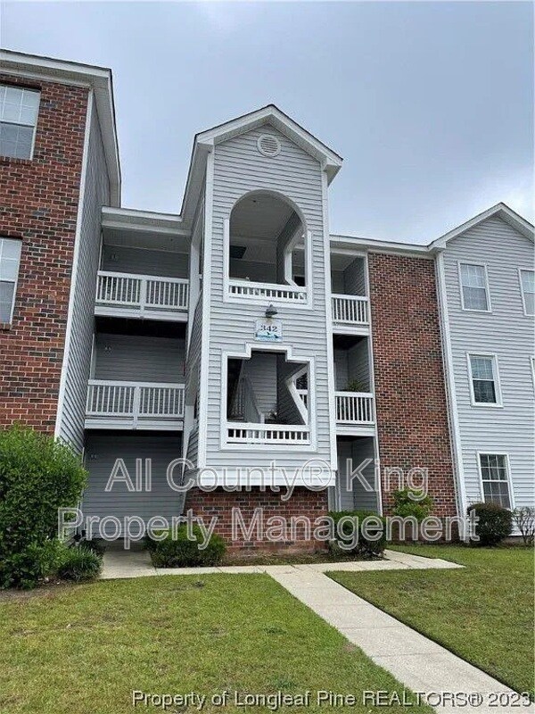 Building Photo - 342 Waterdown Dr