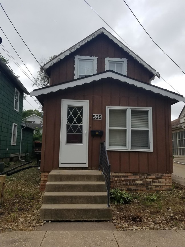 Building Photo - 525 W Addison St