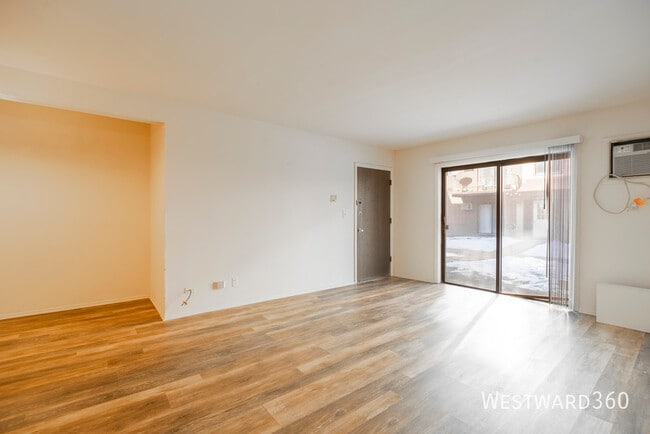 Building Photo - 10413 Dearlove Rd