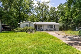 Building Photo - 211 Meadowbrook Dr
