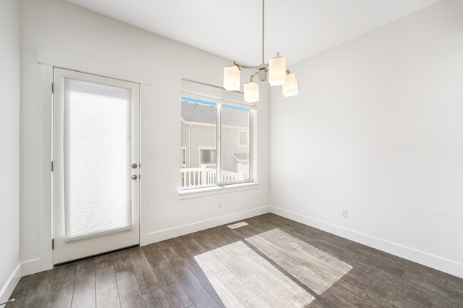 Building Photo - 1743 W Terra Vista Ln