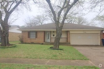 Building Photo - 802 Sequoia Dr