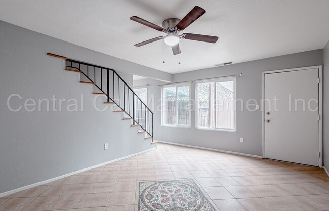 Building Photo - 2 Bedroom/1 Bath Condo in the Southwest - ...