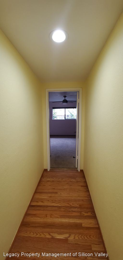 Building Photo - 3 br, 2 bath House - 1467 Mount Shasta Avenue