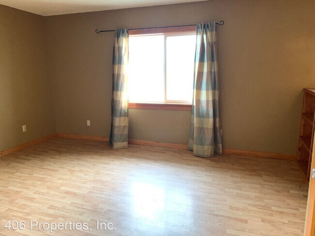 Building Photo - 2 br, 1.5 bath House - 407 W. Groschell St.