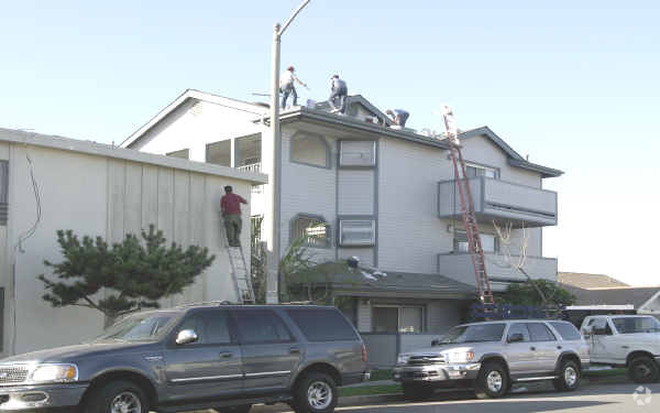 Building Photo - 1125 Stanley Ave