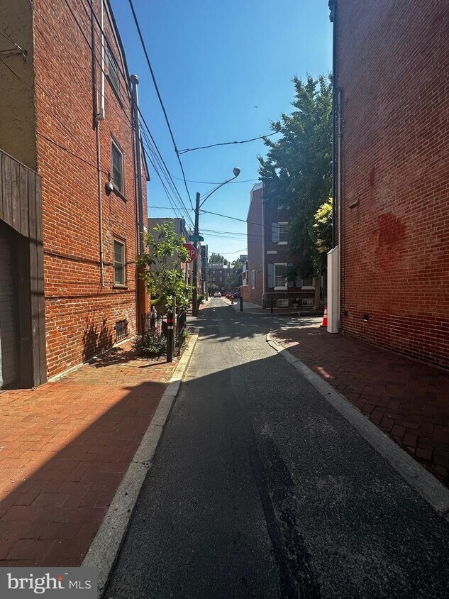 810 S Howard St, Philadelphia, PA 19147 Townhome Rentals in