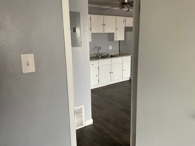 Foto del edificio - 806 McCauley Blvd