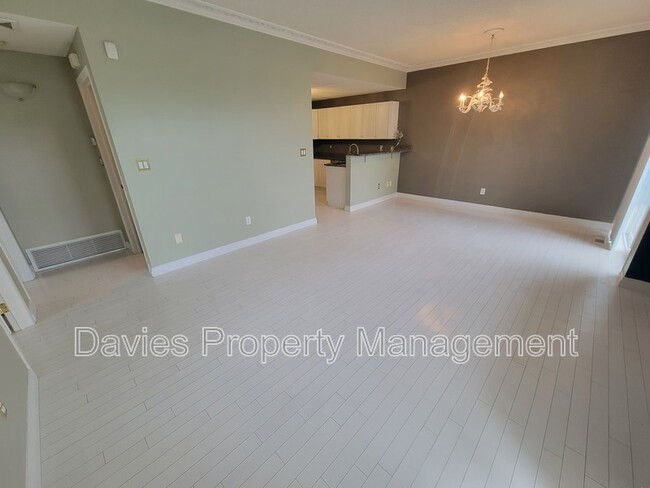 Building Photo - 1179 Summerside Dr SW