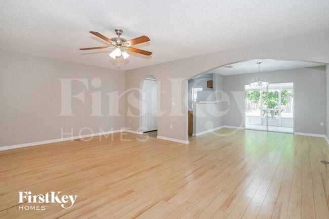 Foto del edificio - 11880 Lake Bend Cir