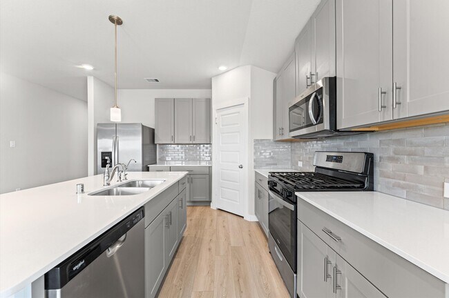 Building Photo - 10520 Deussen Ln