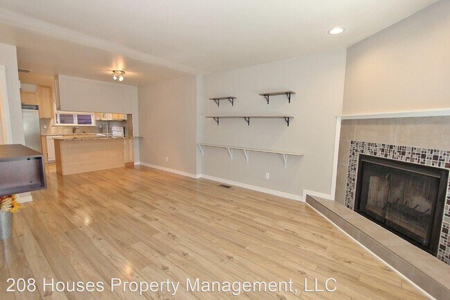 Building Photo - 2 br, 1.5 bath House - 3060 S. Betsy Ross Ln