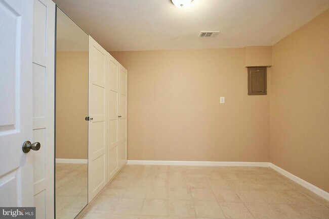 extra room at the basement level - 7801 Snead Ln