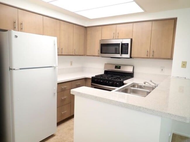 KITCHEN - 4240 Lost Hills Rd