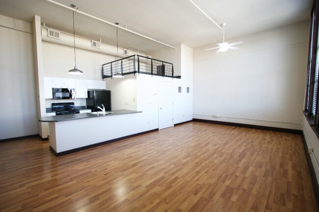 Foto del edificio - 301 Central Ave NE Ave