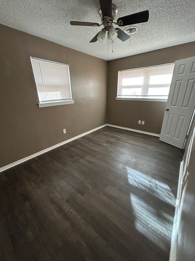 Building Photo - 1614 58th St