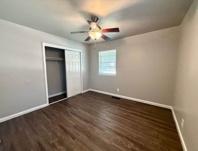 Building Photo - Beautiful 3BD 1.5BA Home W/  Bonus Room in...