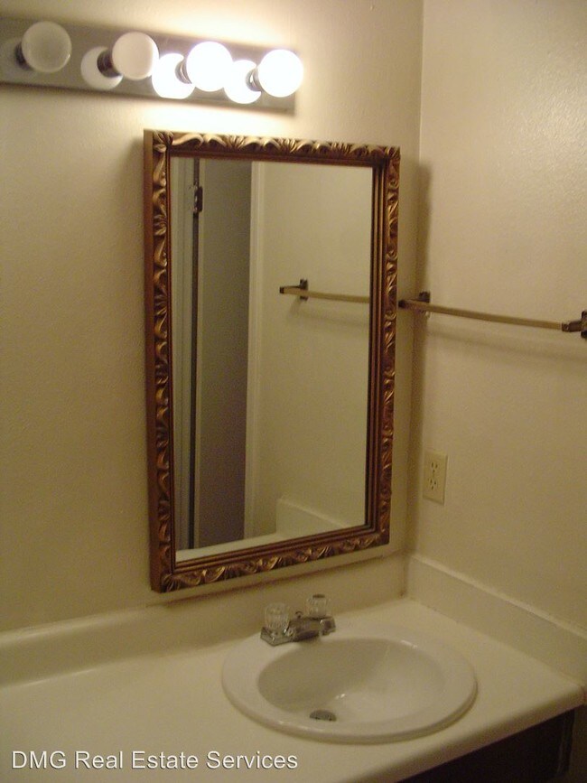 Foto del edificio - 817 Cardinal Creek Blvd