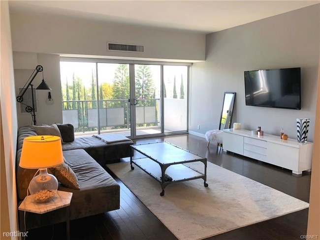 Foto del edificio - 1155 N La Cienega Blvd