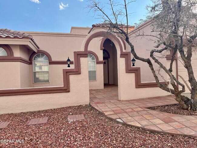 Building Photo - 12188 Dos Rios Dr