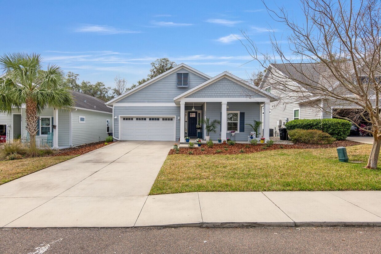 Primary Photo - Stunning South Pointe 4/3 Home with Solar ...