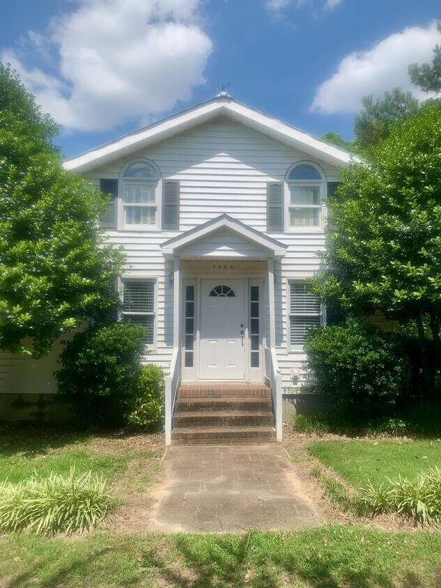 Primary Photo - 1356 Neighbors Rd