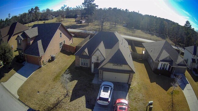 Building Photo - 117 Green Haven Dr