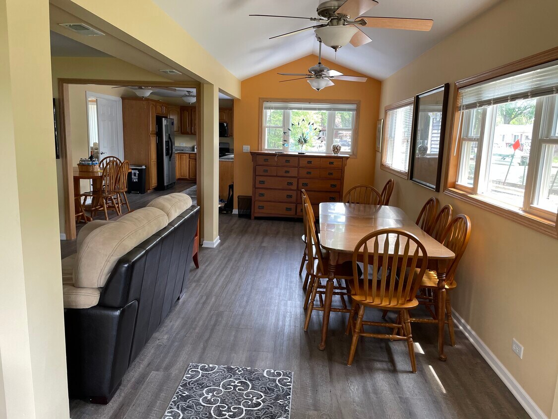 Foto principal - 42430 N Witt Rd