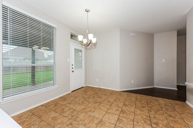 Foto del edificio - 1016 Winding Creek Dr
