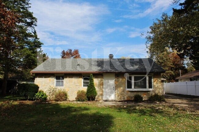 Building Photo - 1810 Randall Rd