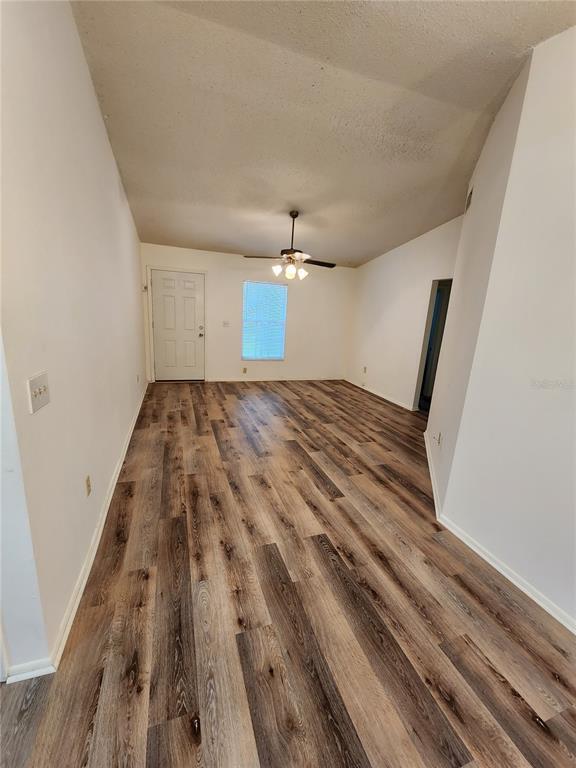 Foto del edificio - 13909 Henson Cir