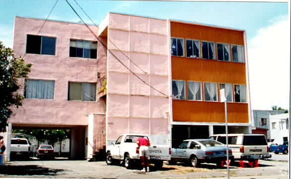Building Photo - 2776 Blenheim Ave