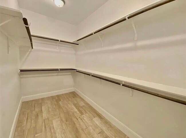 Foto del edificio - 5754 Reed Rd